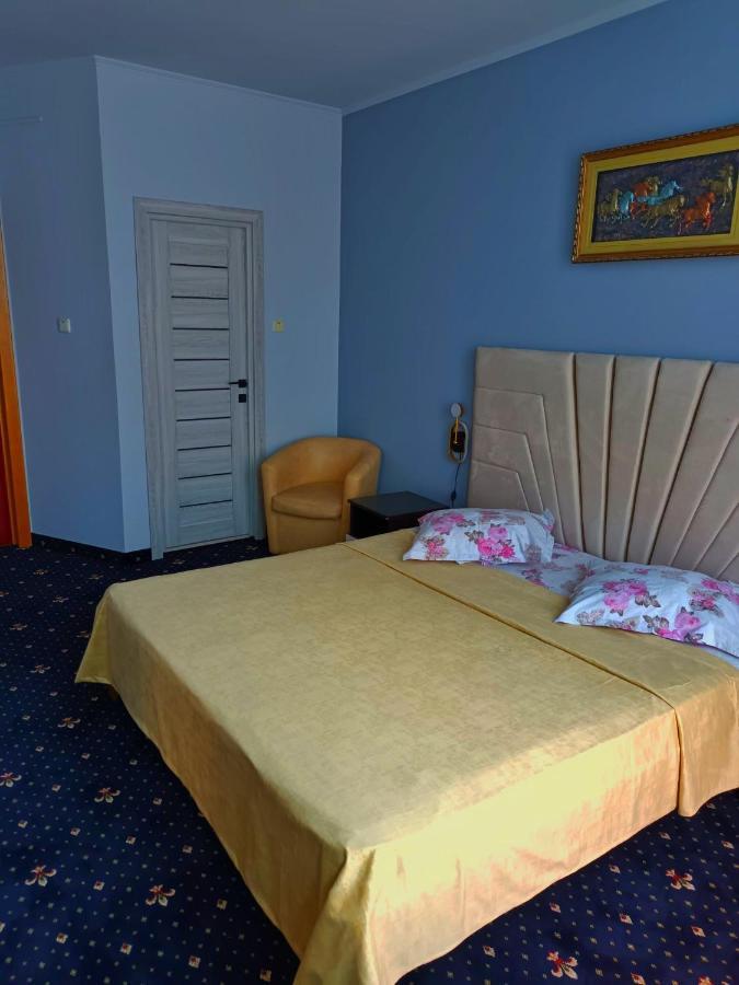 Hotel Duet Пітешть Екстер'єр фото