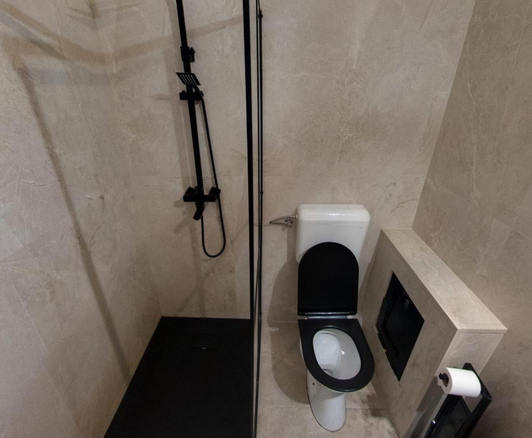 Hotel Duet Пітешть Екстер'єр фото